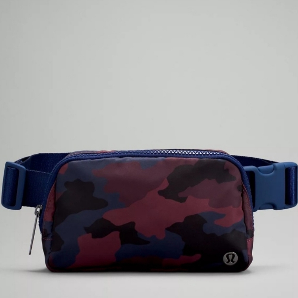 Lululemon camo belt bag